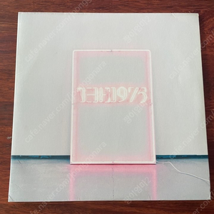 The 1975 2집 화이트 LP 판매 합니다.