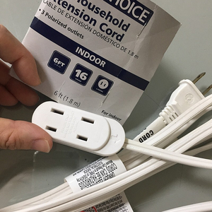 Extention cord. 연장 콘센트. 110v New. 새제품. 125v extension cord 미국 125 volts 3구 연장선. 돼지코. 수량 2개