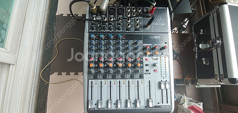 베링거 믹서 XENYX Q1204USB 판매합니다. 5...--1