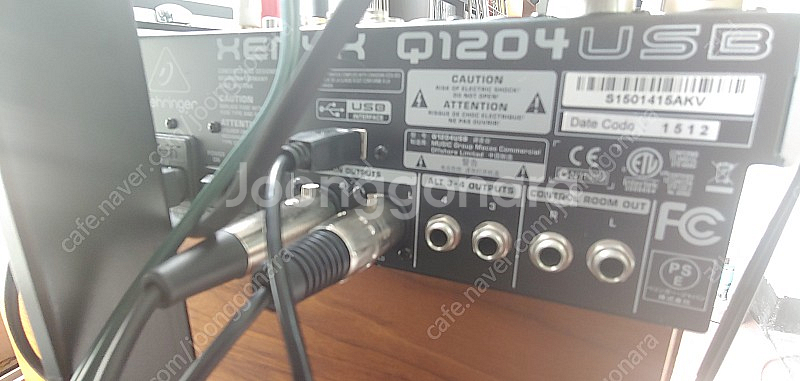 베링거 믹서 XENYX Q1204USB 판매합니다. 5...--2