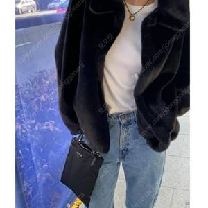 모네마켓 에디트 퍼 코트 블랙
