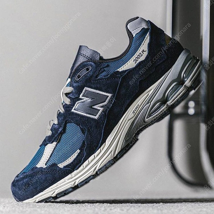 [255]뉴발란스 2002R 프로텍션팩 다크 네이비--3
