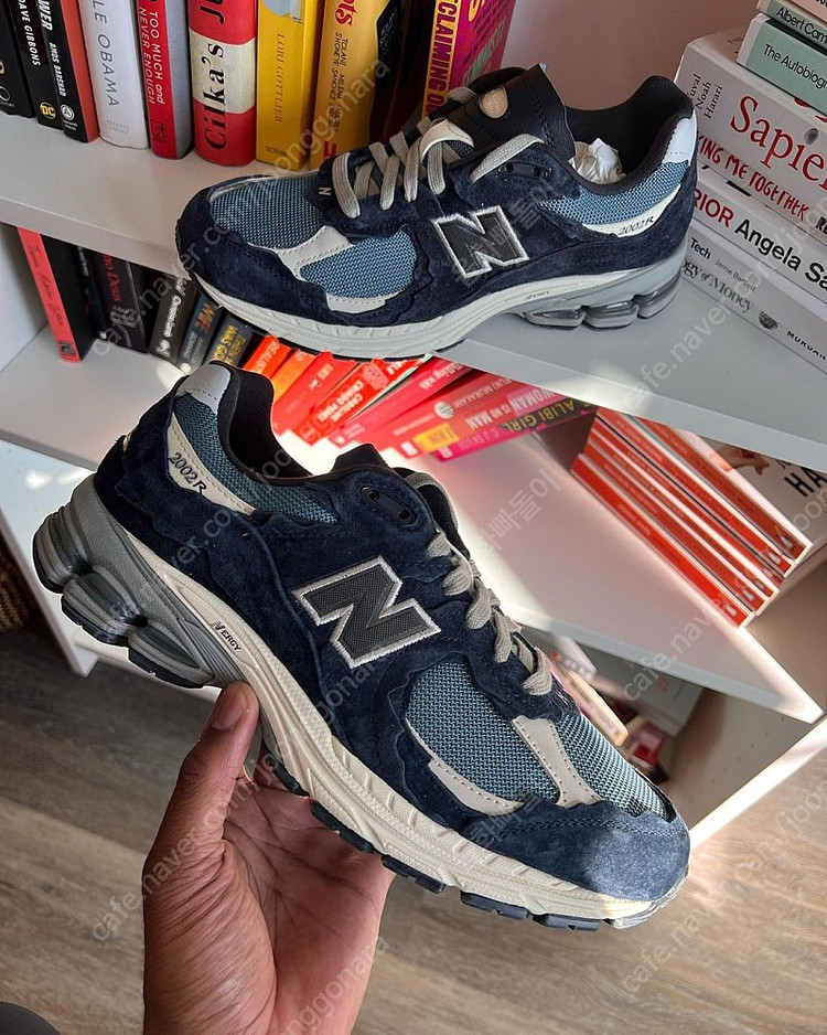 [255]뉴발란스 2002R 프로텍션팩 다크 네이비--4