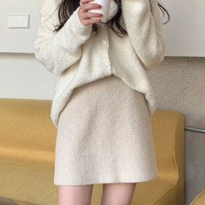 르오브마켓 poet knit + mell skirt