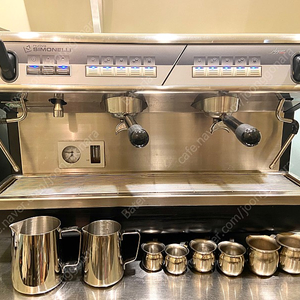 저렴하게 카페 창업하실분?!! 누오바 시모넬리 아피아 2그룹 커피머신 판매합니다!!