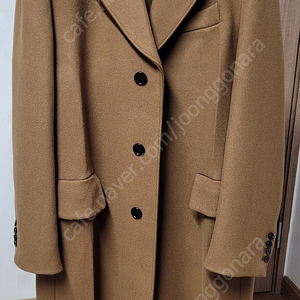 TNGT 티엔지티 세미 오버핏 캐시미어 3버튼 코트 카멜 색상 105사이즈 14만 팝니다.