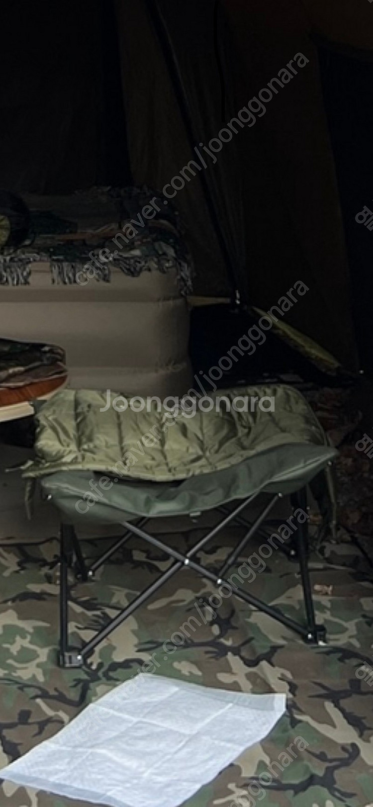 강아지 캠핑 베드 덮자의자 카키색 팝니다--2