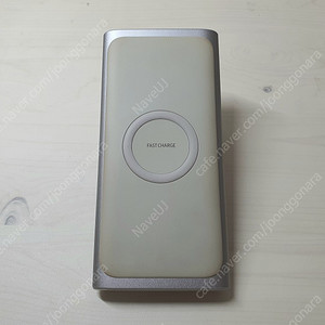삼성 무선충전 보조배터리 EB-U1200 실버 팝니다.