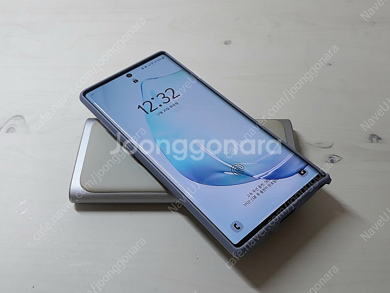 삼성 무선충전 보조배터리 EB-U1200 실버 팝니다.--3