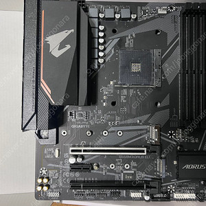 Gigabyte B550M Aorus Elite 메인보드(개봉 후 딱 10분 사용한 제품) 팝니다