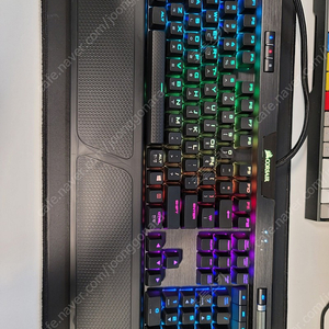 커세어 K70 RGB MK.2 적축 팝니다