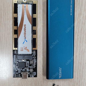 NVME M.2 1TB 외장 SSD 및 케이스