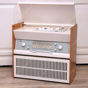 디터람스 브라운 아틀리에 1 ATELIER 1-81 . 1961. TUBES AMPLIFIER. DIETER RAMS. BRAUN.