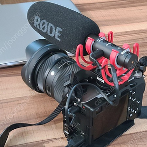 sony a7c / RODE VideoMic NTG / 시그마 28-70 f2.8 / 맨프로토 MK190X3-2W / 고독스 sl 60w