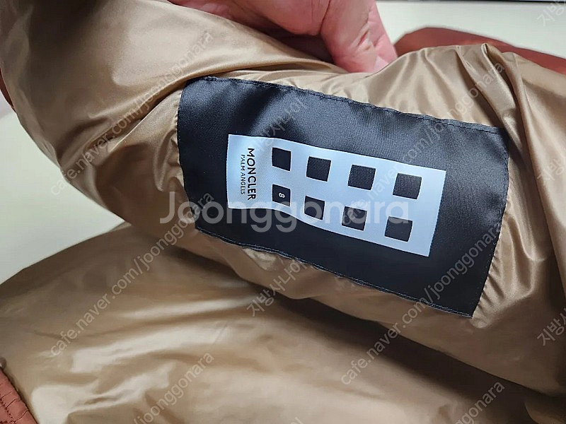 몽클레어 팜엔젤스 콜라보 네빈 패딩--8