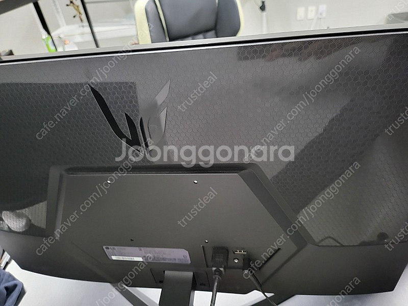 LG 울트라기어 게이밍게이터 27인치 22년 3월 제조...--2