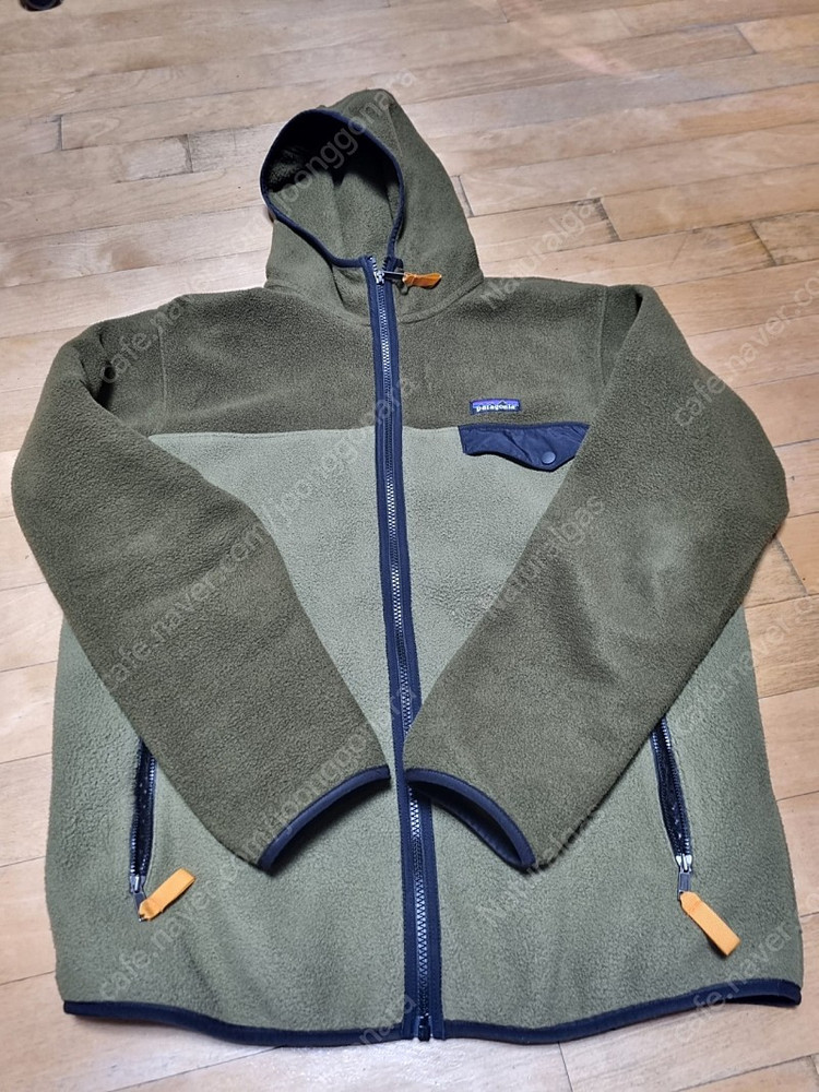 파타고니아 신칠라 후드집업 카키 M사이즈--1
