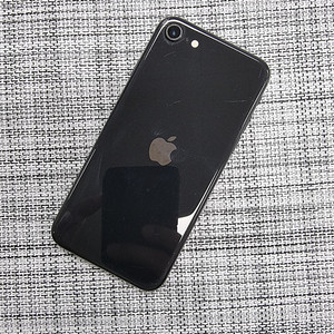 아이폰 SE2 64G 블랙 잔상없는 가성비좋은매물 13만원팝니다