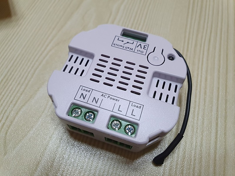 Aeotec IoT Switch 마이크로 스마트 에너지 스위치 이미지