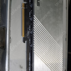 중고 ASUS HYPER M.2 X16 GEN 4 CARD ////