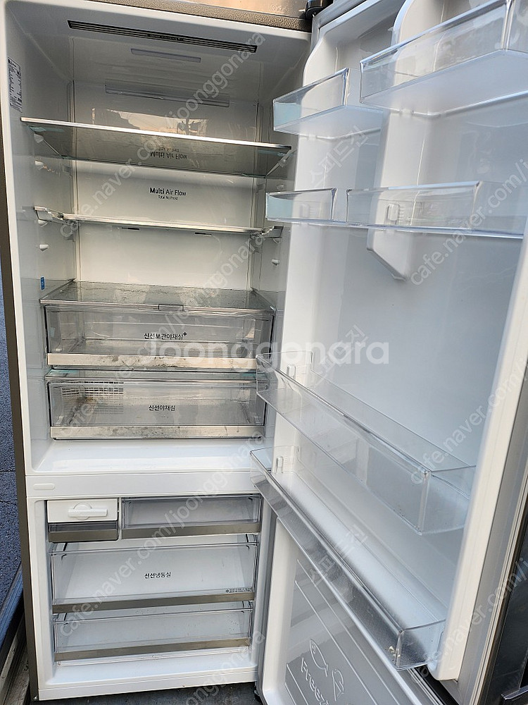 엘지 상냉장 유러피안 메탈 냉장고 싸게팝니다--3