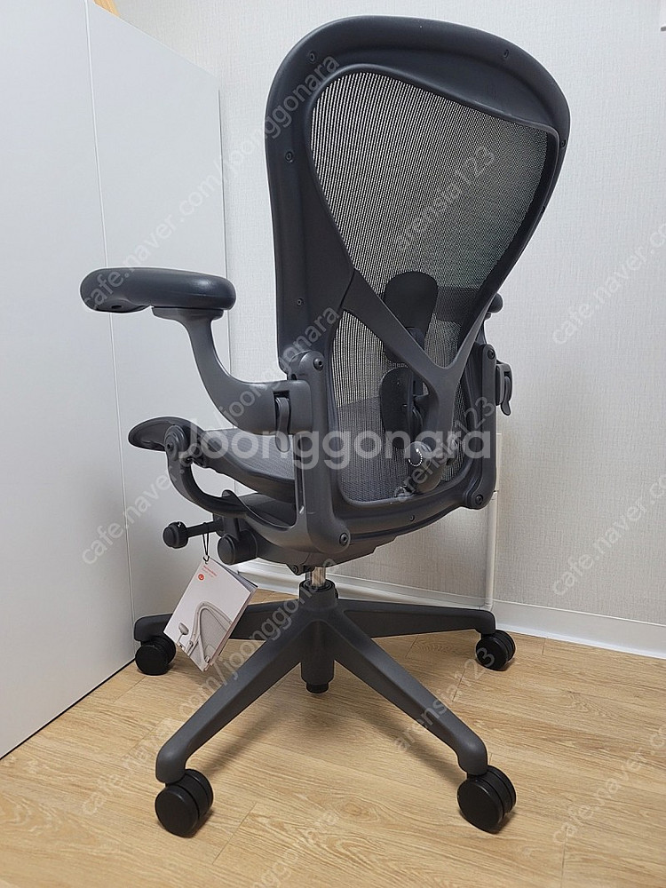 허먼밀러 에어론 라이트플러스+헤드레스트 팝니다--1