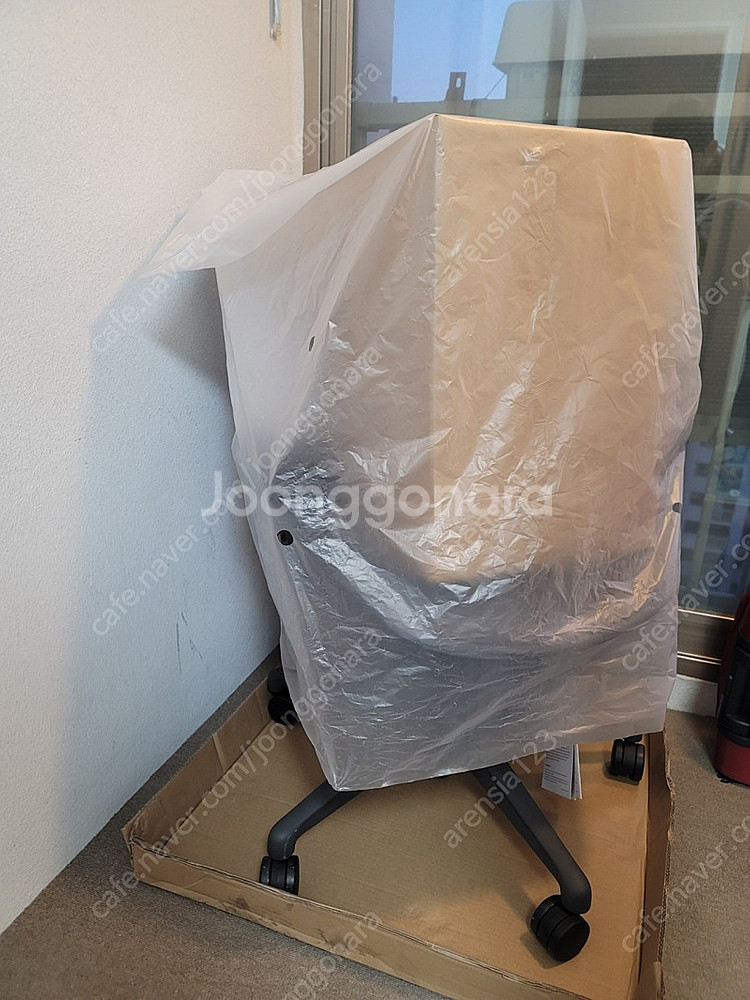 허먼밀러 에어론 라이트플러스+헤드레스트 팝니다--4