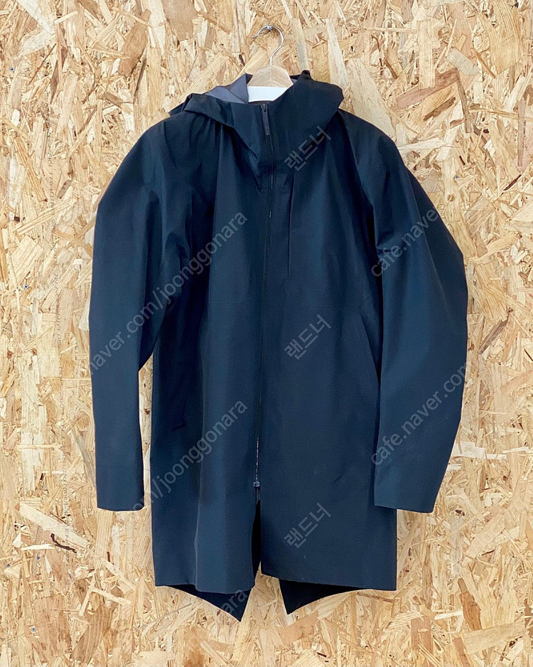 아크테릭스 베일런스, 모니터 코트 블랙 M--6