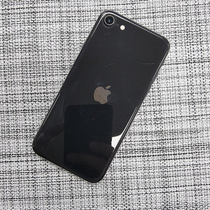 아이폰 SE2 64G 블랙 잔상없는 가성비좋은매물 11만원팝니다