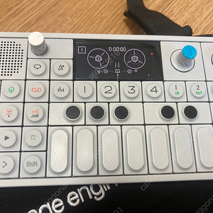 틴에이지 엔지니어링 op-1 // teenage engineering op-1