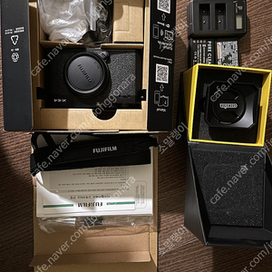 x-e4(블랙) + 올드렌즈 geekster 35mm f1.1 lens (후지 X 마운트) + 엄지 그립 + 보조 베터리, 충전기 등 악세사리 포함