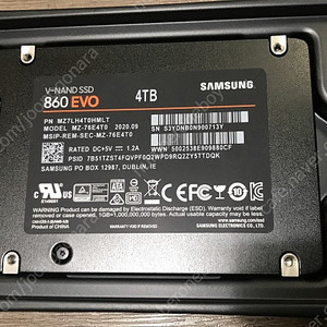 삼성 860 EVO 4TB SSD 판매합니다.