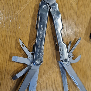 레더맨 슈퍼툴 300 leatherman super tool 팝니다