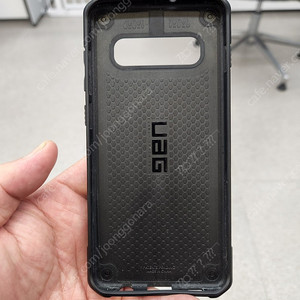 UAG S10플러스 모나크 케이스