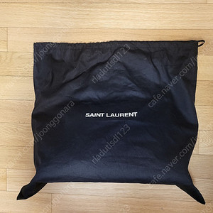 정품 SAINT LAURENT 세인트로랑 (생로랑) LEATHER TOTE BAG 검정색 깨끗한 토트백 내놓습니다