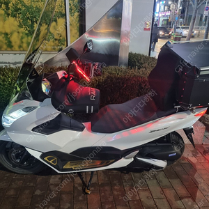 Pcx 21년 12월 7000km 팝니다