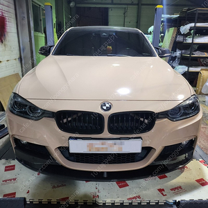 BMW F30 F35 프론트립 유광검정 카본수전사 1세트 팝니다.