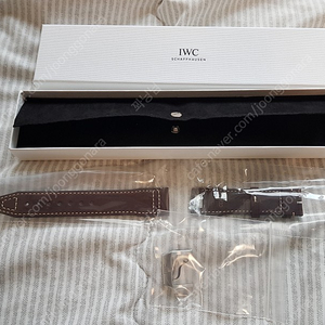 미사용새상품 정품 iwc 파일럿크로노41mm 가죽스트랩 싸게 처분합니다.