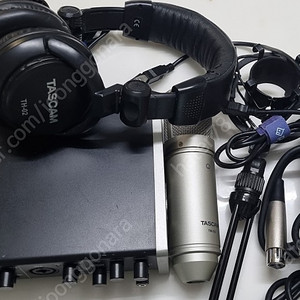 TASCAM US 2x2 오디오인터페이스, TASCAM 마이크 TM 80, 헤드폰 (마이크홀더/삼발이포함) 등 패키지, 타스캠