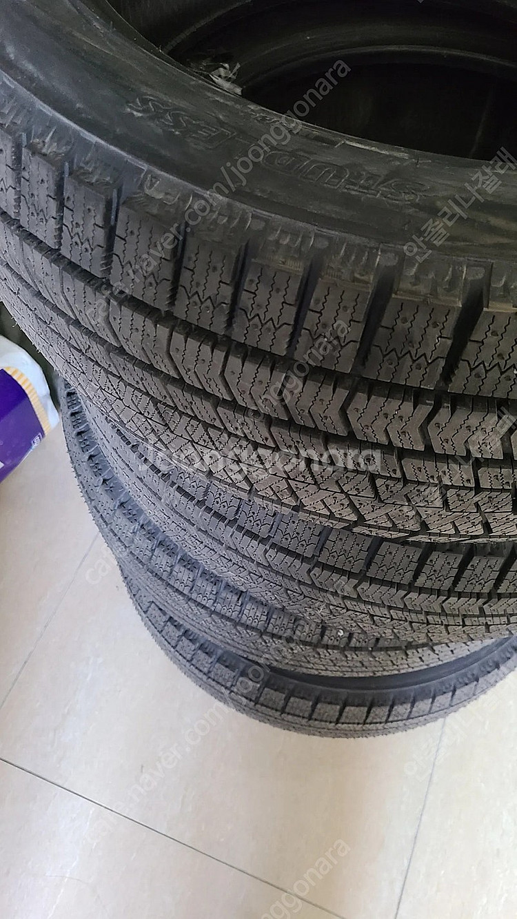 윈터 타이어 1대분 브리지스톤 블리작 아이스 (245 45 18) 판매--1