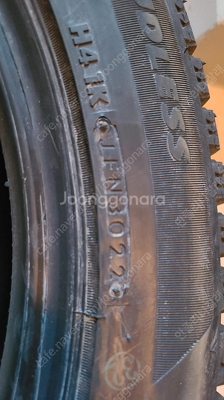 윈터 타이어 1대분 브리지스톤 블리작 아이스 (245 45 18) 판매--2