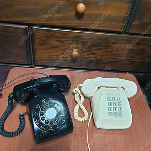 빈티지 옛 전화기 2대(미국/일본)