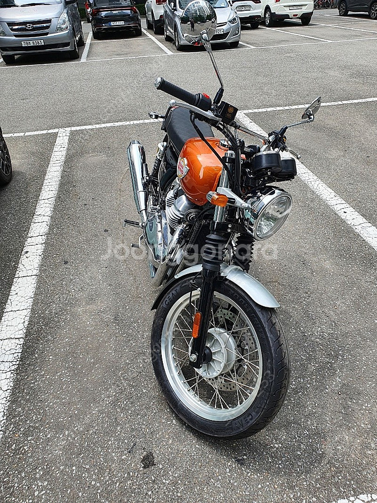 로얄엔필드 인터셉터 650 팝니다 21년식 2000km--2