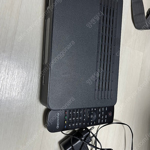 스카이라이프 UHD 셋탑 박스 및 리모컨