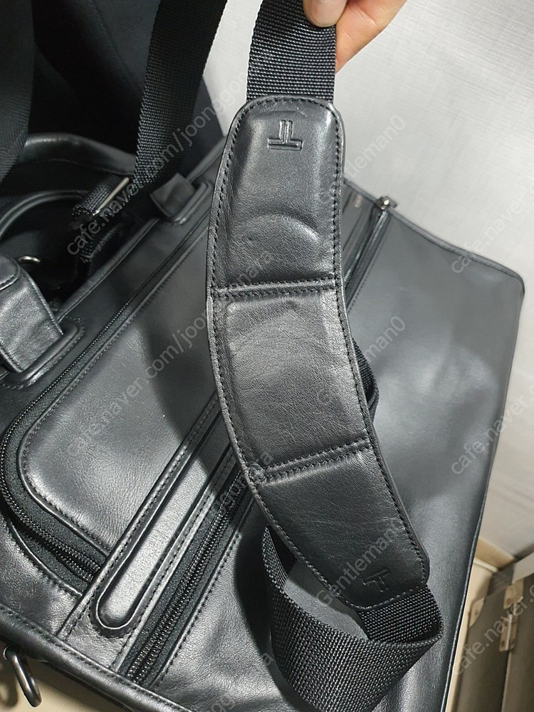 투미 가죽 서류가방--4