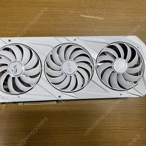 중고 ASUS ROG STRIX 지포스 RTX 3090 O24G GAMING OC D6X 24GB White 팝니다.