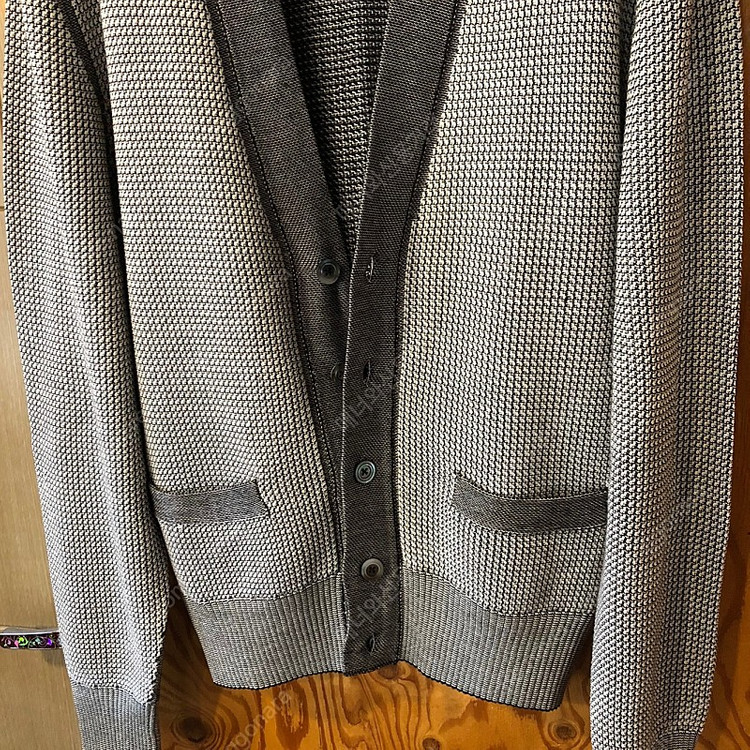 톰포드 컬러블록 패턴 가디건 판매합니다.....샤넬,톰브라운,아크네 이미지