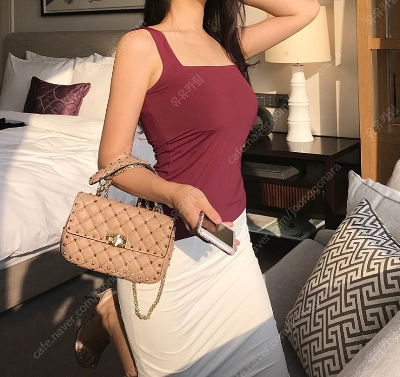 더마농 스퀘어탑 나시 와인 이미지