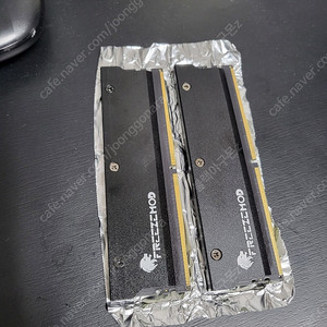 클레브 ddr5 램 4800 (흑금치 m다이) 16x2g 판매합니다