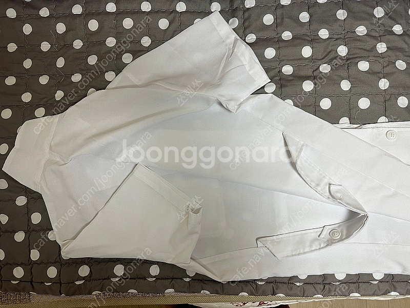 메이크업 혹은 헤어 등 미용실기 약88 사이즈. 남자사이즈110. 반팔가운. 택포9천--2